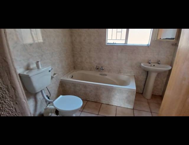 3 BEDROOM TOWNHOUSE FOR SALE IN DIE HEUWEL